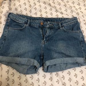 Cuffed H&M shorts
